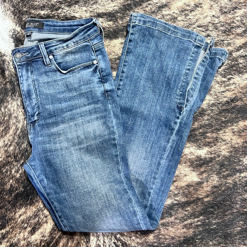 Bootcut Judy Blue with slit